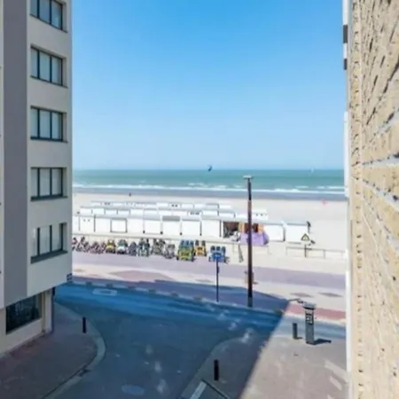 Maritim - Zijdelings Zeezicht Op 10m En Zee *