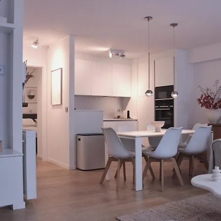 Maritim - Zijdelings Zeezicht Op 10m En Zee *